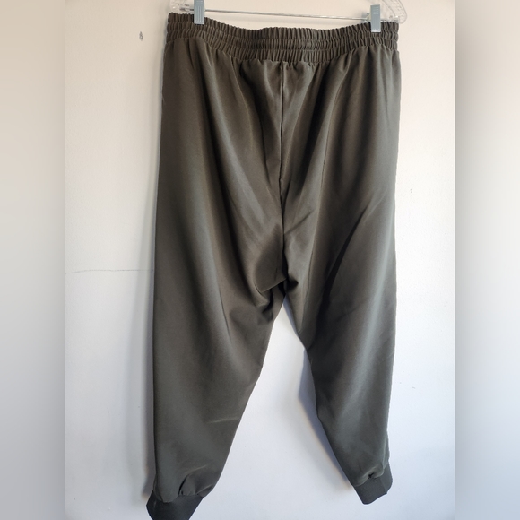 * *SOLD* * Torrid Olive Green Pull On Long Fancy Jogger Pants size 1 or 14/16 - Picture 8 of 8